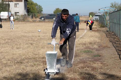 Ce îl așteaptă pe fostul fotbalist de la Bayern Munchen în campionatul județean Giurgiu » „Băi, țărane, vezi că la noi se merge cu drujba pornită și cu sabia cu două tăișuri!