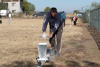 Ce îl așteaptă pe fostul fotbalist de la Bayern Munchen în campionatul județean Giurgiu » „Băi, țărane, vezi că la noi se merge cu drujba pornită și cu sabia cu două tăișuri!"