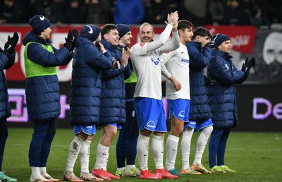 Un erou și un personaj negativ pe „Arc”, imediat după Dinamo - Farul! Pe cine au înjurat fanii „câinilor”