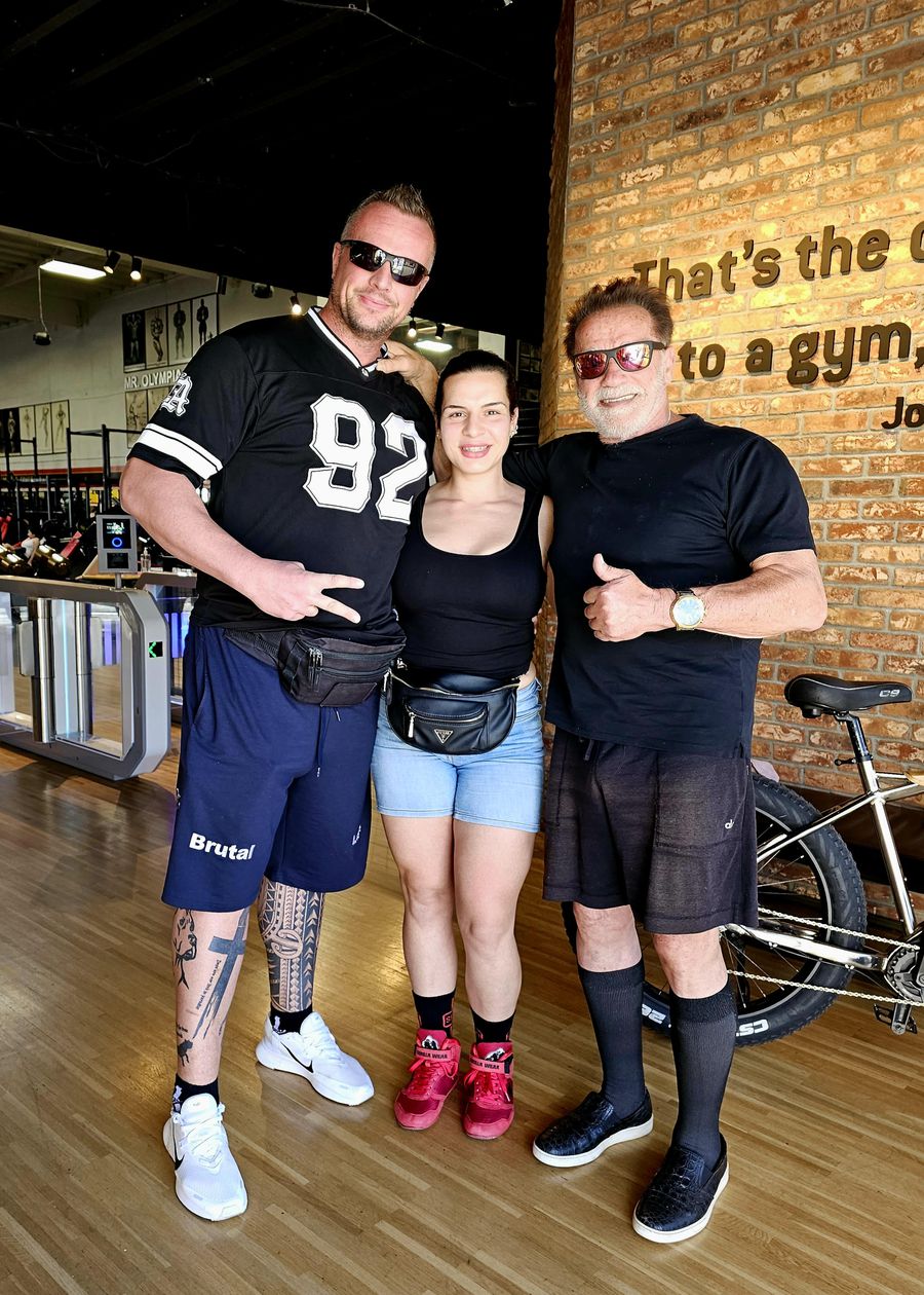 Ce mănâncă şi cât se antrenează un participant la concursurile de Strongman: „Am tras după mine camioane de 16 tone!” + Ce i-a spus Arnold Schwarzenegger și cum se antrenează Dorian Popa