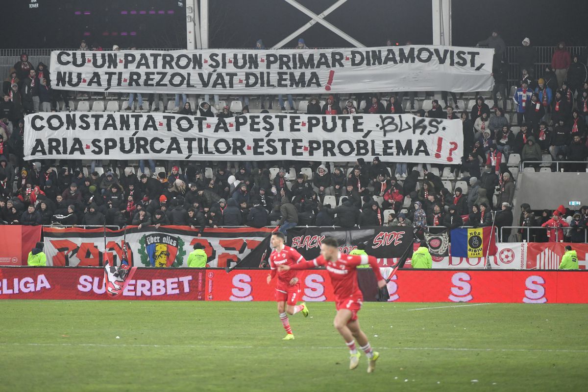 Un erou și un personaj negativ pe „Arc”, imediat după Dinamo - Farul! Pe cine au înjurat fanii „câinilor”