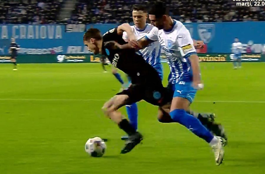 Toate fazele de arbitraj din Craiova - FCSB » De ce a fost anulat golul de 2-0: explicația din regulament