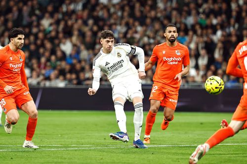 Federico Valverde (echipament alb), în Real Madrid - Sociedad 4-1 / Foto: Imago