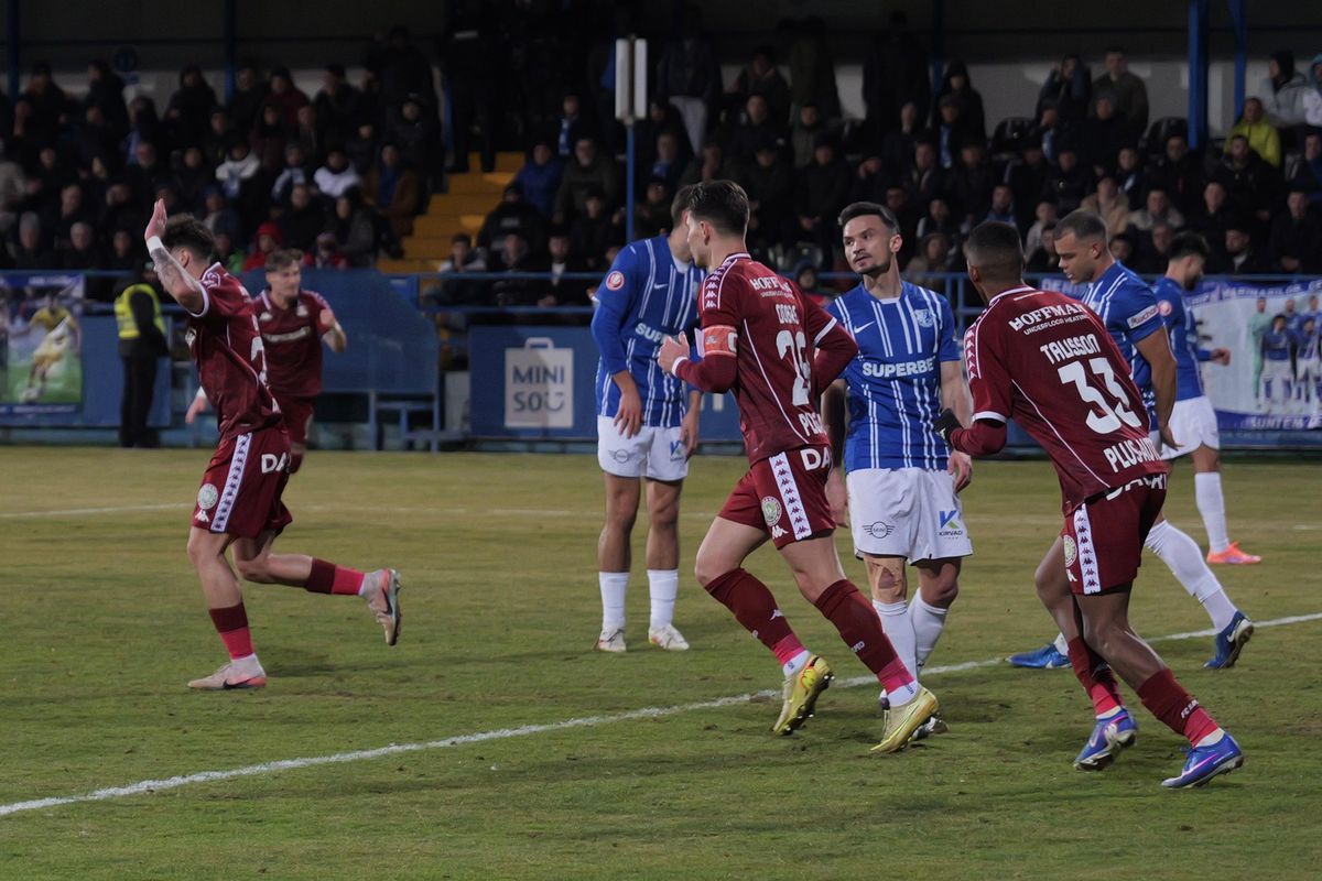 Galeria Rapidului a răbufnit la Ovidiu » Înjurături spre conducere, amenințări pentru jucători: „Vă rupem picioarele”