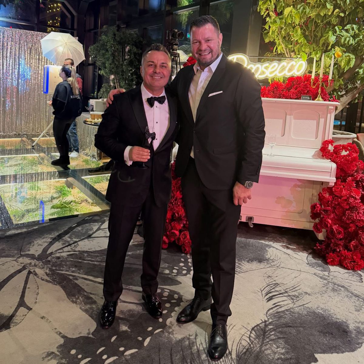 La 50 de ani, dinamovistul Florentin Petre s-a însurat a treia oară, chiar de Ziua Îndrăgostiților » Cine a furat toate privirile la petrecerea de nuntă