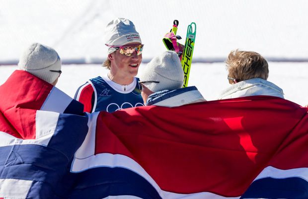 Johannes Klaebo, cel mai medaliat sportiv cu aur olimpic din istorie după ștafeta masculină de 4 x 7,5 km!
