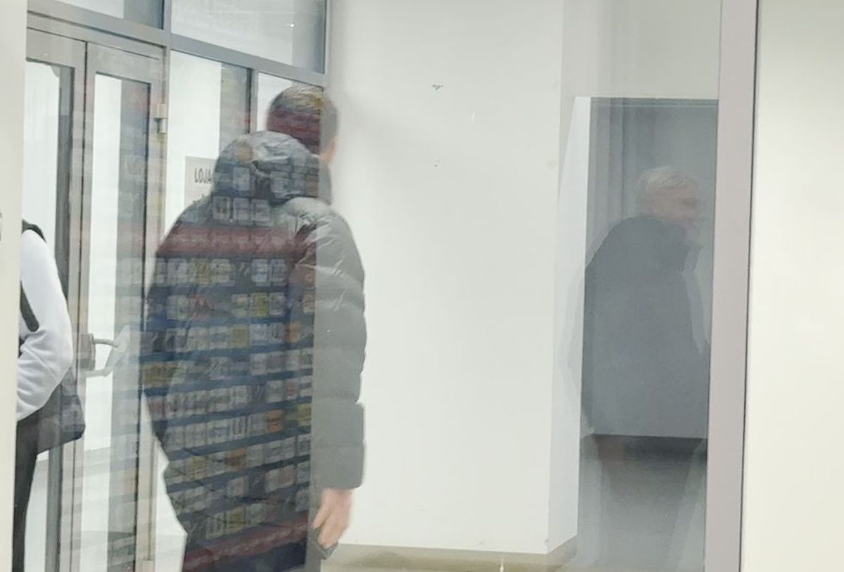 Momentul din culise cu MM Stoica » Gestul făcut în timp ce Sorin Cârțu oferea interviuri