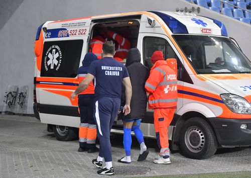 Screciu, la ambulanță după Craiova - FCSB/ foto Cristi Preda (GSP)