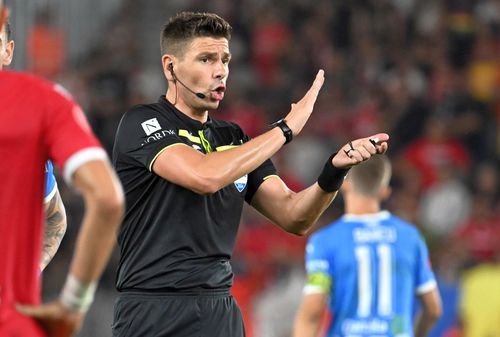 Marian Barbu, arbitrul de la derby-ul Universitatea Craiova - FCSB/ FOTO Imago Images