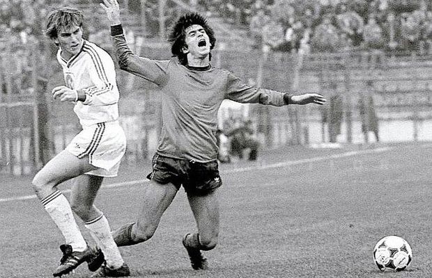 RETRO GSP // VIDEO 31 de ani de la un moment istoric! România avea TREI echipe în sferturile europene » Lăcătuș califica Steaua pentru al doilea sezon consecutiv în semifinalele CCE