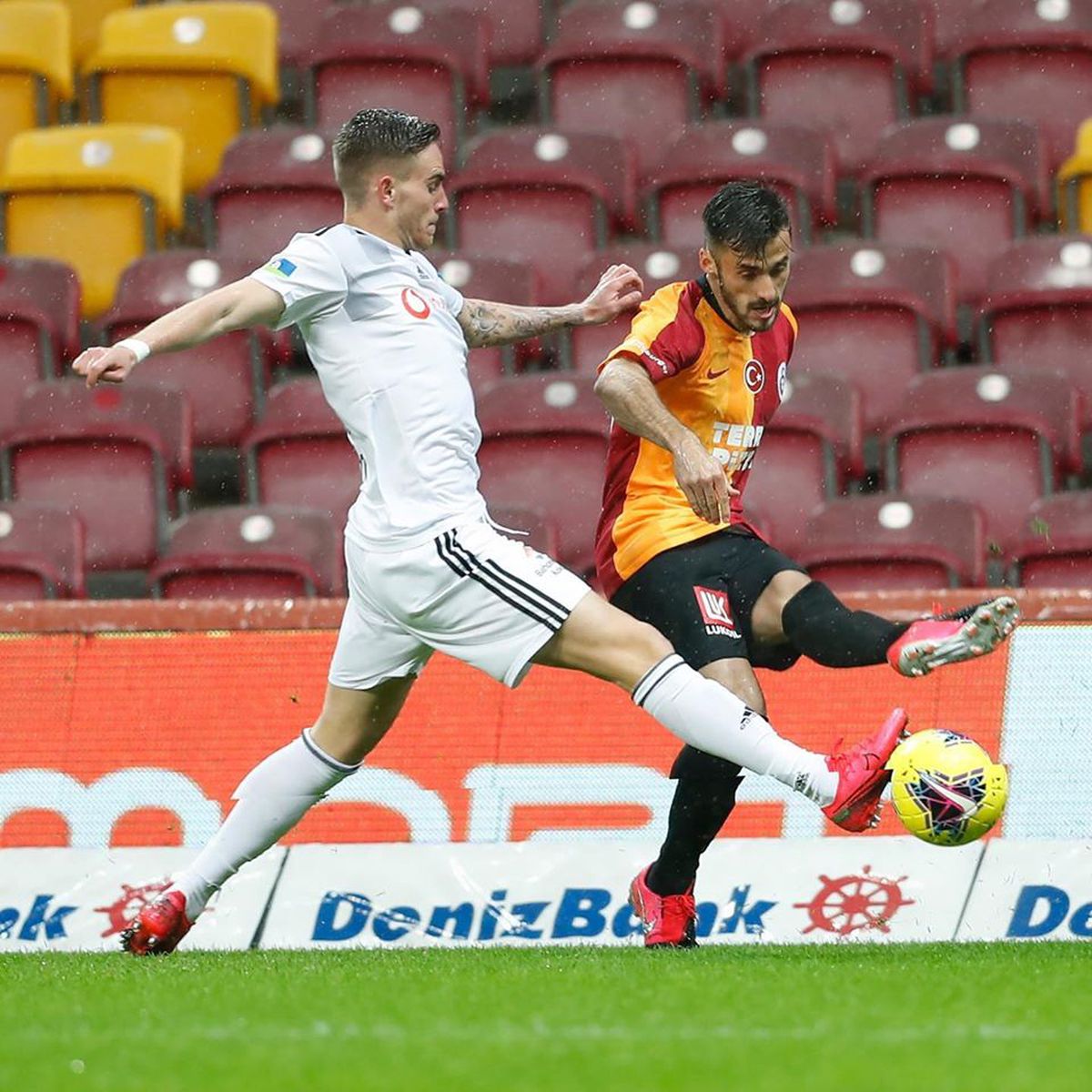 FOTO GALATASARAY - BEȘIKTAȘ 0-0 » Florin Andone a intrat pe final în derby-ul din Turcia, într-unul dintre puținele campionate neîntrerupte de coronavirus