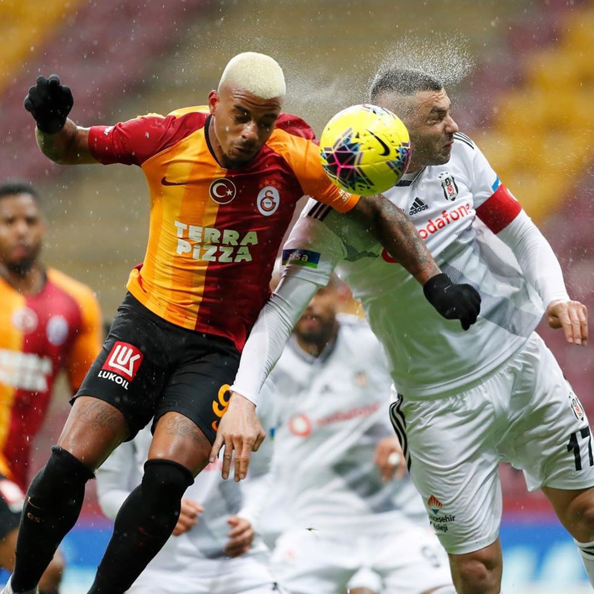 FOTO GALATASARAY - BEȘIKTAȘ 0-0 » Florin Andone a intrat pe final în derby-ul din Turcia, într-unul dintre puținele campionate neîntrerupte de coronavirus