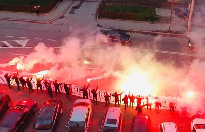 CORONAVIRUS / VIDEO Emoționant! IMAGINILE SERII în România! Ultrași cu torțe la spital, alături de medici în meciul cu pandemia de coronavirus: „Nu sunteți singuri, nu dați înapoi!”