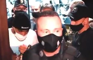 VIDEO Incredibil: un fost atacant de la Inter, arestat! Poliția l-a găsit ascuns sub o masă într-un cazino clandestin