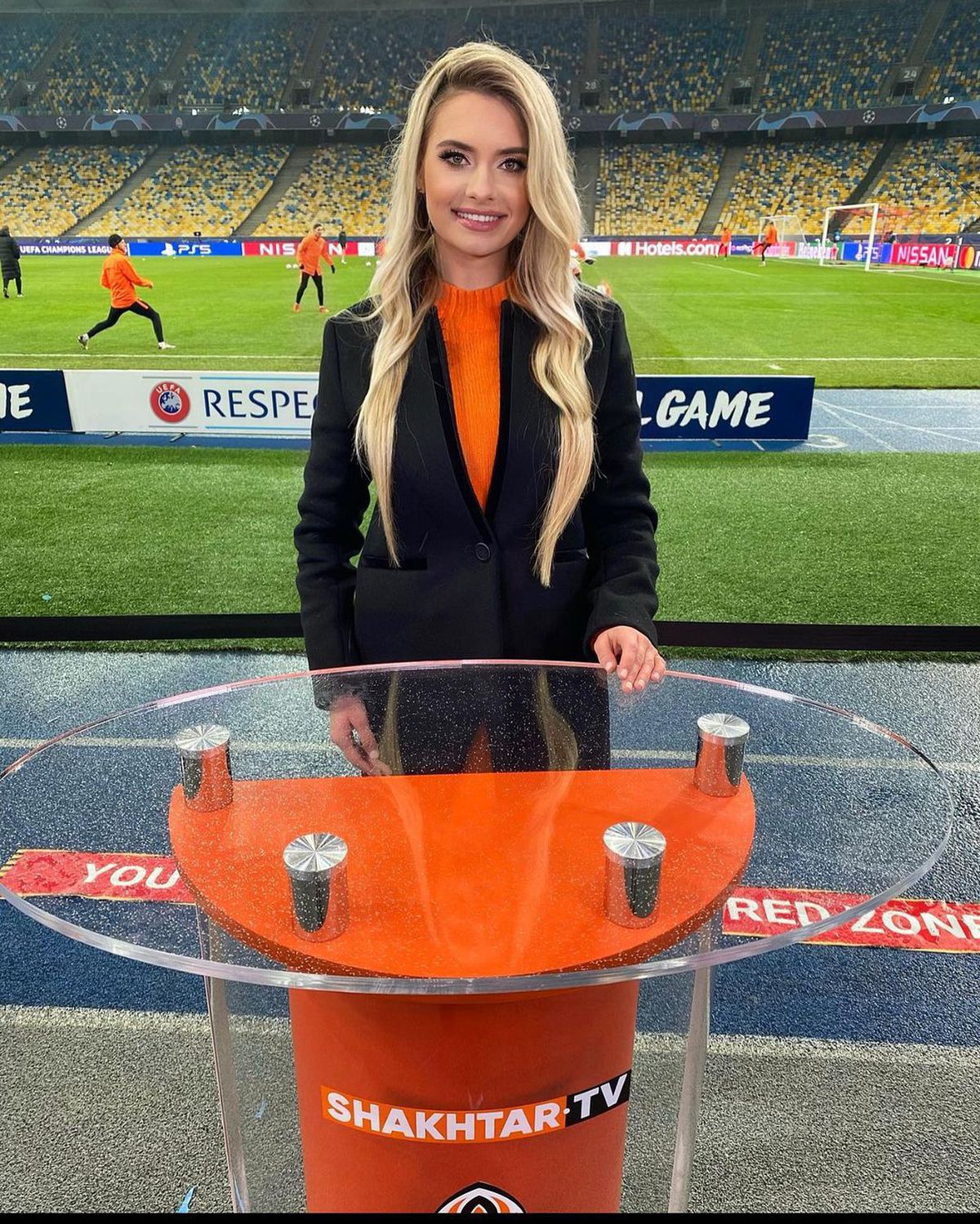 FOTO Apariție hot în Europa League! Fanii au comparat-o imediat cu Diletta