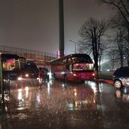 Autocarul lui Dinamo, pe furtuna din Ștefan cel Mare Foto: Vlad Nedelea