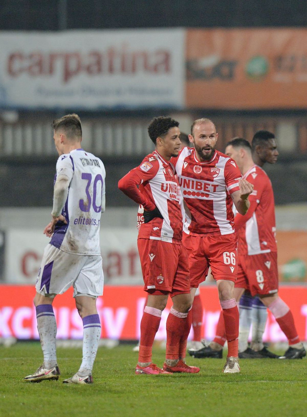 EXCLUSIV Plătit de clubul mafiei chineze a pariurilor. Dezvăluiri din trecutul lui Malele, atacantul pentru care se bat granzii din Liga 1 + Tratative dure cu impresarii și cât cere jucătorul