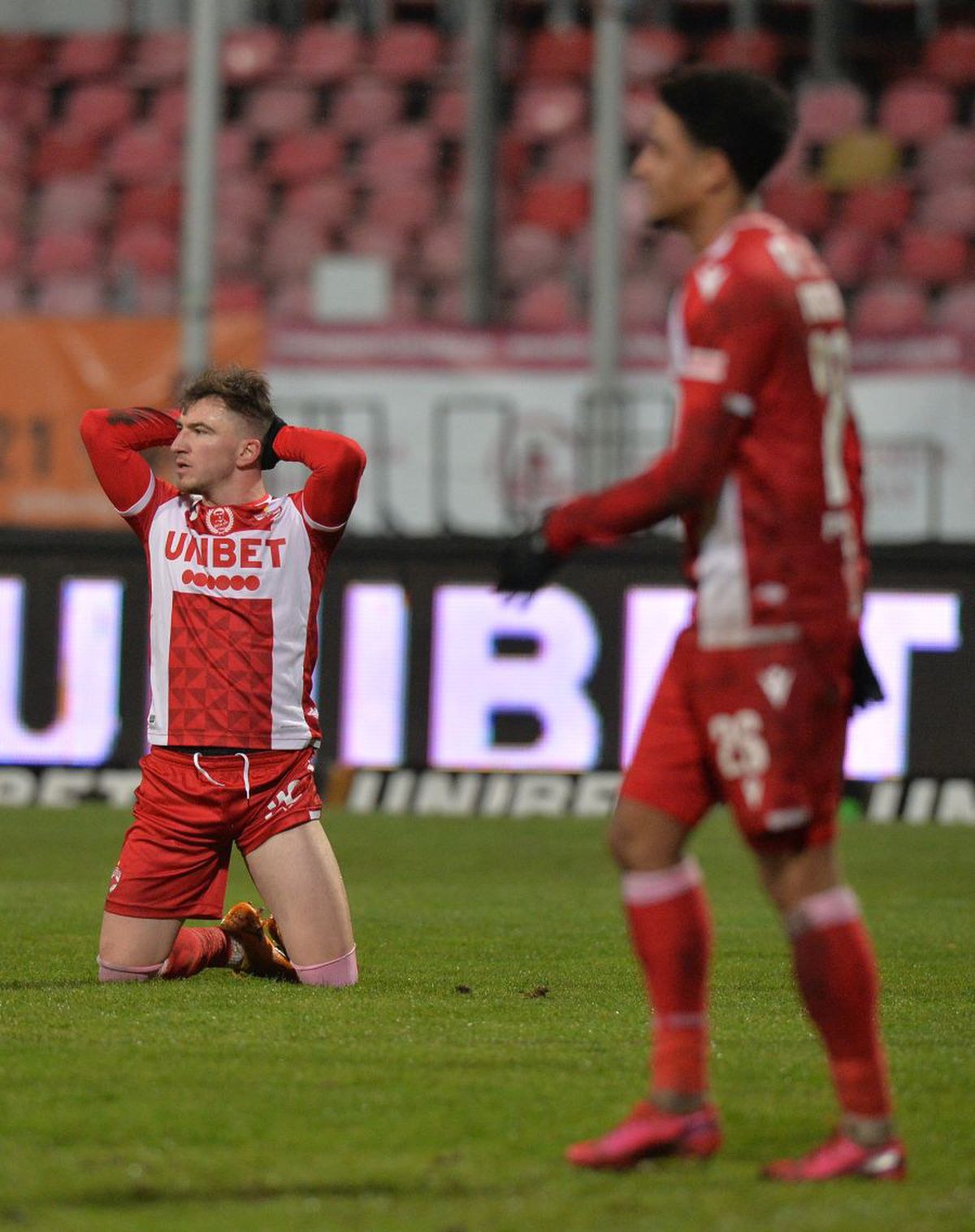 EXCLUSIV Plătit de clubul mafiei chineze a pariurilor. Dezvăluiri din trecutul lui Malele, atacantul pentru care se bat granzii din Liga 1 + Tratative dure cu impresarii și cât cere jucătorul