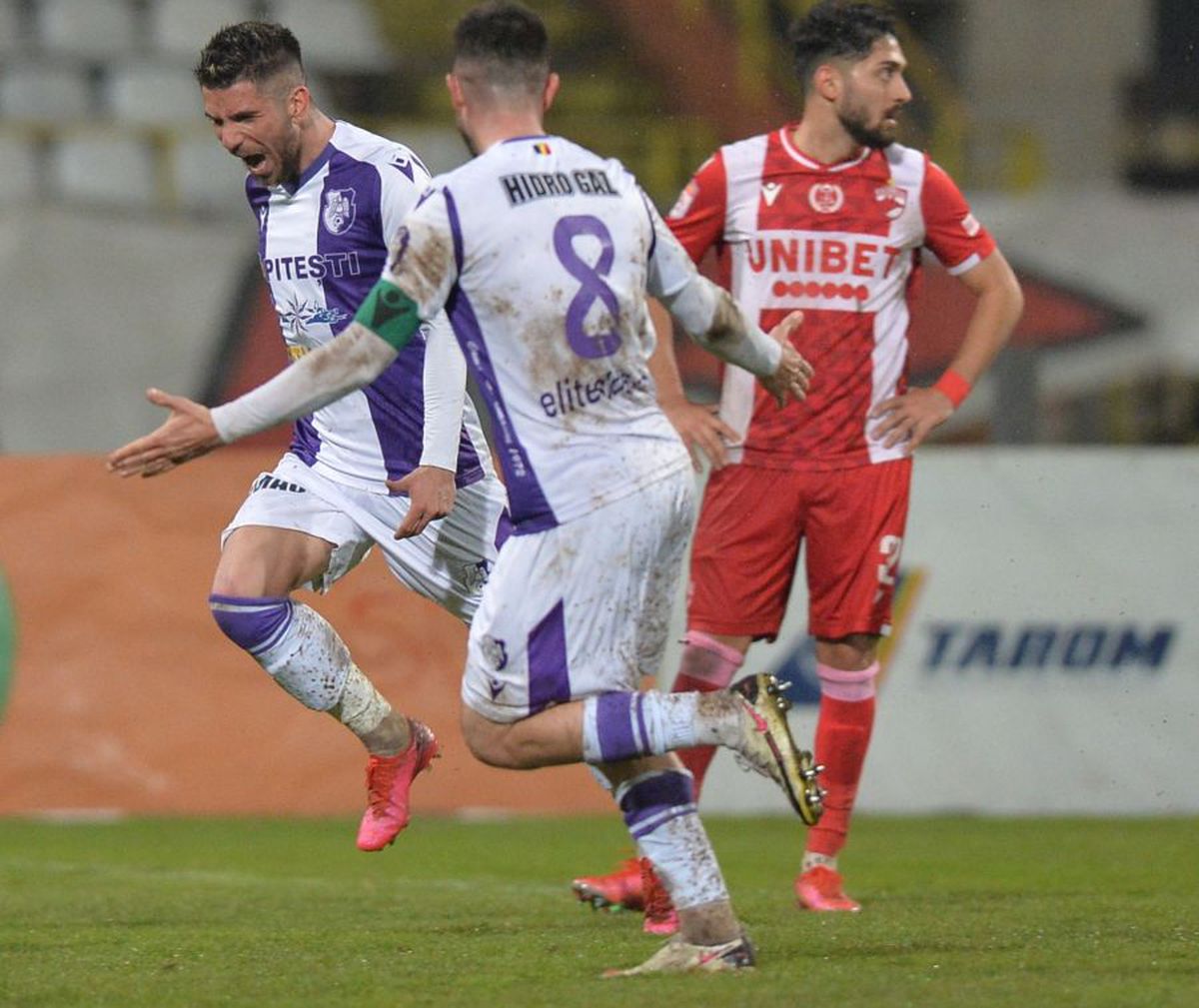 EXCLUSIV Plătit de clubul mafiei chineze a pariurilor. Dezvăluiri din trecutul lui Malele, atacantul pentru care se bat granzii din Liga 1 + Tratative dure cu impresarii și cât cere jucătorul