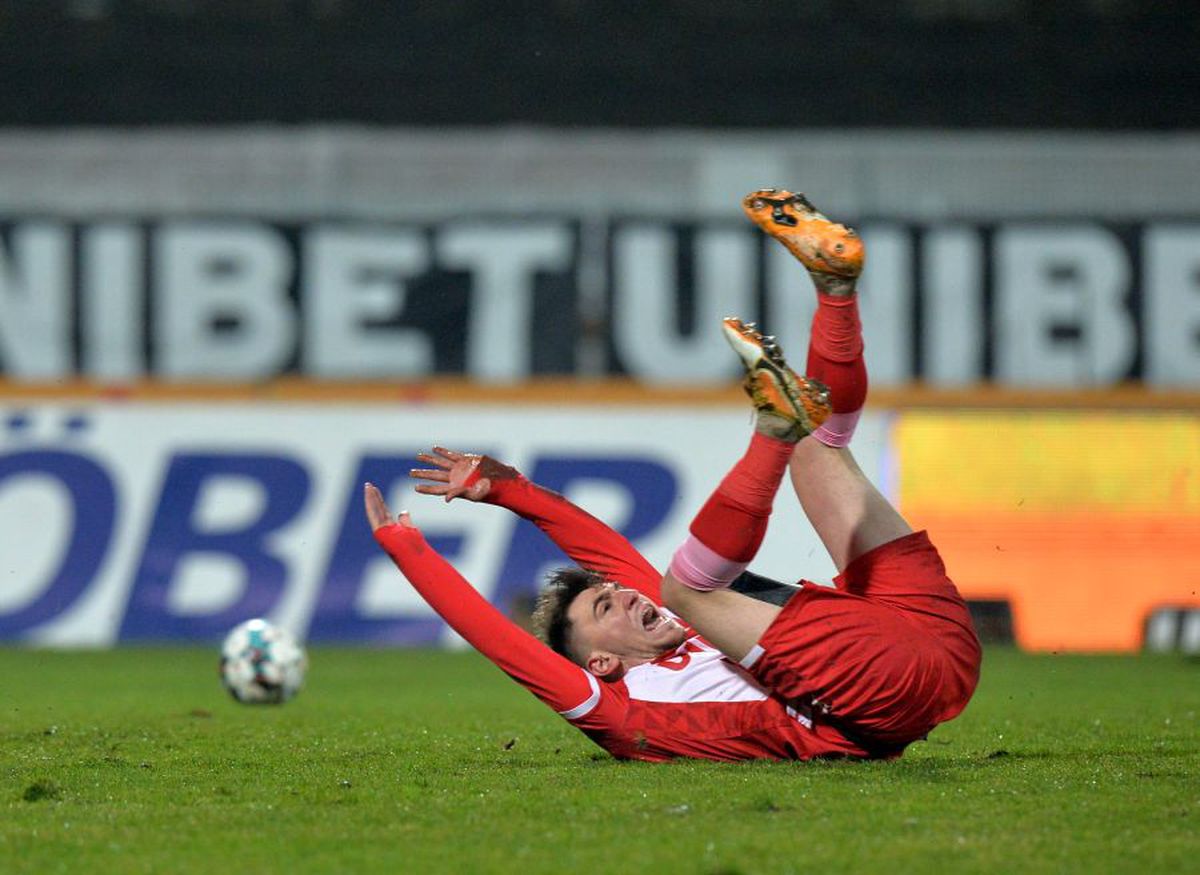 VIDEO Viciere de rezultat în Dinamo - FC Argeș! Încă o eroare imensă în Liga 1 » Curg reacțiile: „Faza e clară” + „Îi mulțumim arbitrului”