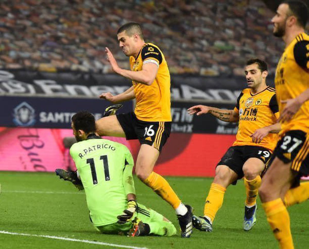 FOTO Momente teribile în Wolves - Liverpool » Rui Patricio a rămas inert pe gazon, după o ciocnire cu un coleg! Atenție, imagini cu puternic impact emoțional