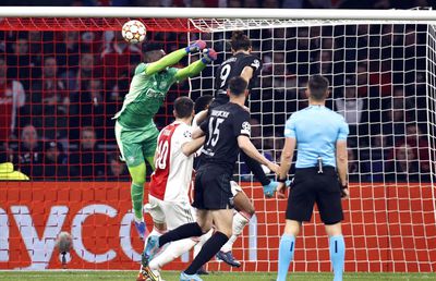 Surpriză uriașă la Amsterdam! Benfica o învinge pe Ajax și se califică în sferturile UCL