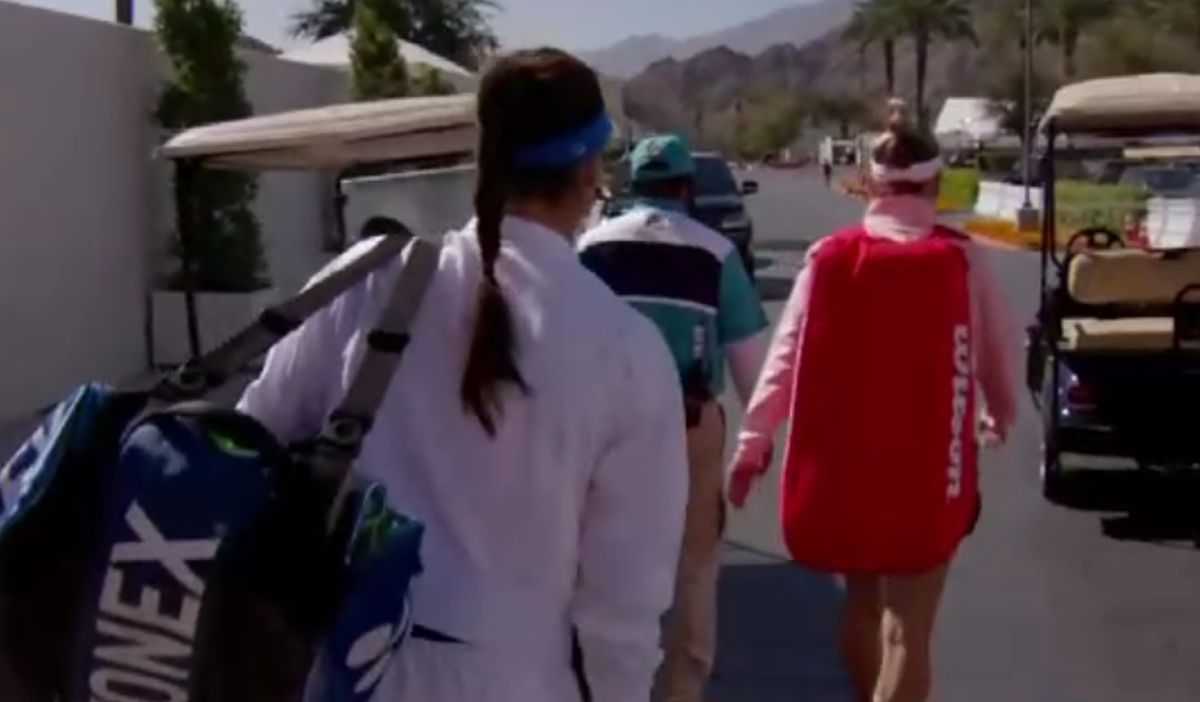 Chiar nu se suportă?! Cum au fost surprinse Simona Halep și Sorana Cîrstea înainte de meciul direct: „Nu ne fac cinste”