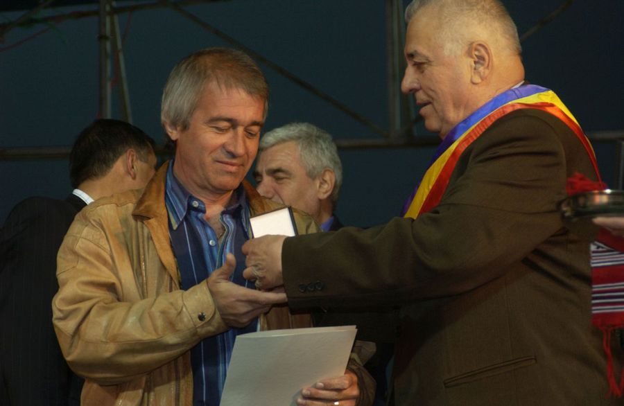 Nicolae Negrilă și Antonie Solomon (foto: arhiva GSP) Atac neașteptat! Fostul elev l-a făcut praf pe Lucescu și i-a cerut demisia: „Arbitraje din alea bune le-ai avut pe timpul lui Dinamo! Vremea ta a trecut”