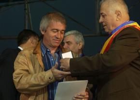Scandal între legendele Craiovei Maxima! „Ai luat-o razna? Ai uitat cine te-a făcut om? Nu ai pic de rușine?”