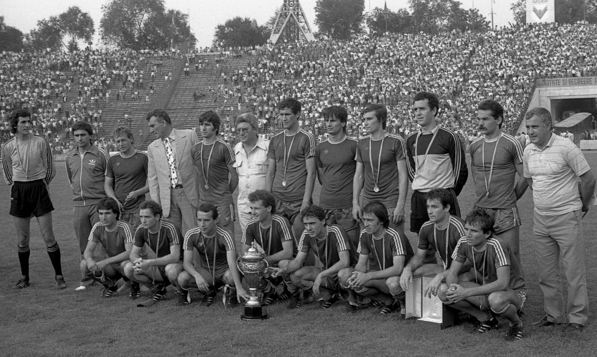 39 de ani de la calificarea Craiovei în semifinalele Cupei UEFA » Secretele eroului Negrilă: câți bani i-a adus golul decisiv, de ce n-a rămas în RFG alături de Marcel Răducanu, din ce motiv l-a luat de păr pe Halagian și ce pensie „nesimțită” are acum