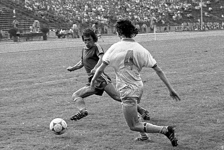 Nicolae Negrilă într-o imagine din 1983, de la meciul U Craiova - Poli Timișoara (foto: arhiva GSP)
