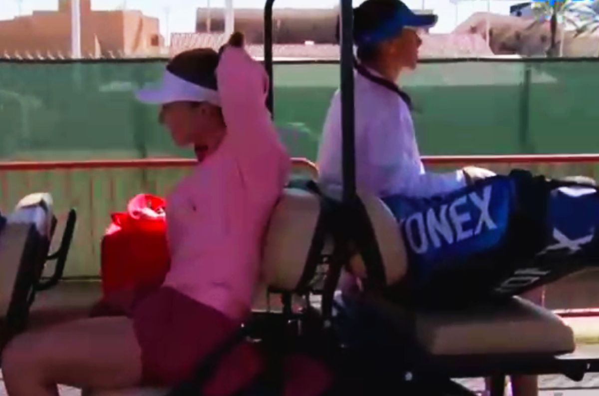 Chiar nu se suportă?! Cum au fost surprinse Simona Halep și Sorana Cîrstea înainte de meciul direct: „Nu ne fac cinste”