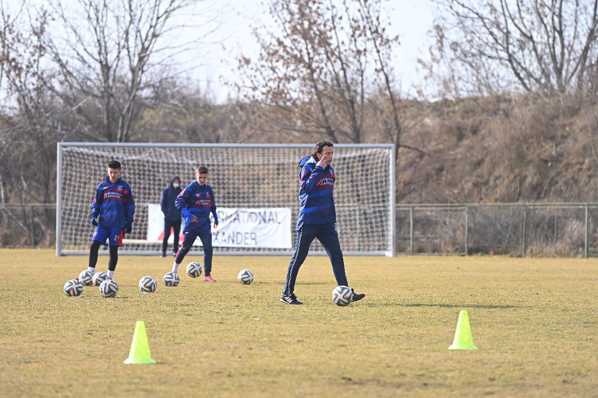 Steaua a băgat peste 1 milion € în Academie + Ogăraru supervizează antrenamentele