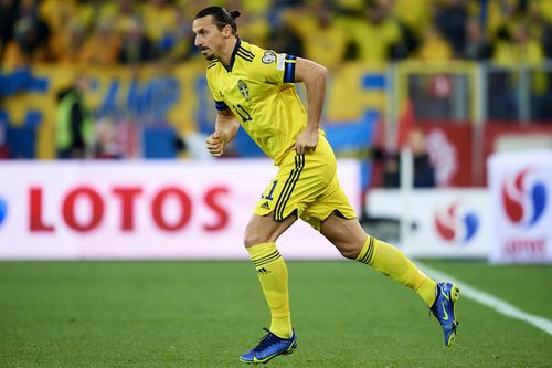 Ibrahimovic se pregătește să intre din nou pe teren în tricoul Suediei // Foto: Getty Images