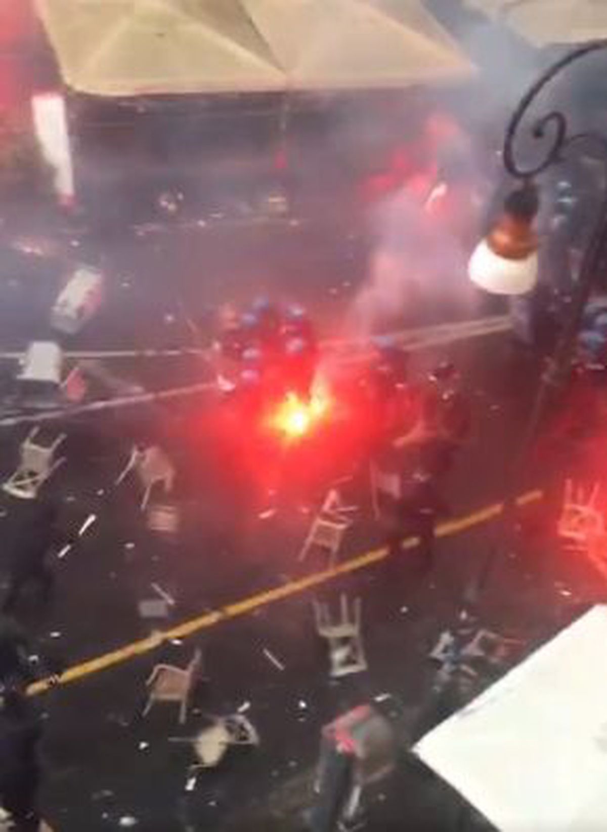 7 arestări. Ultrașii lui Napoli au vrut să se ducă peste nemții care au vandalizat orașul