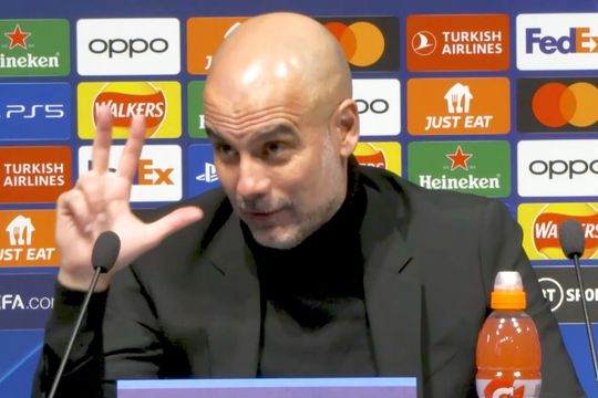 Pep Guardiola, antrenor Manchester City