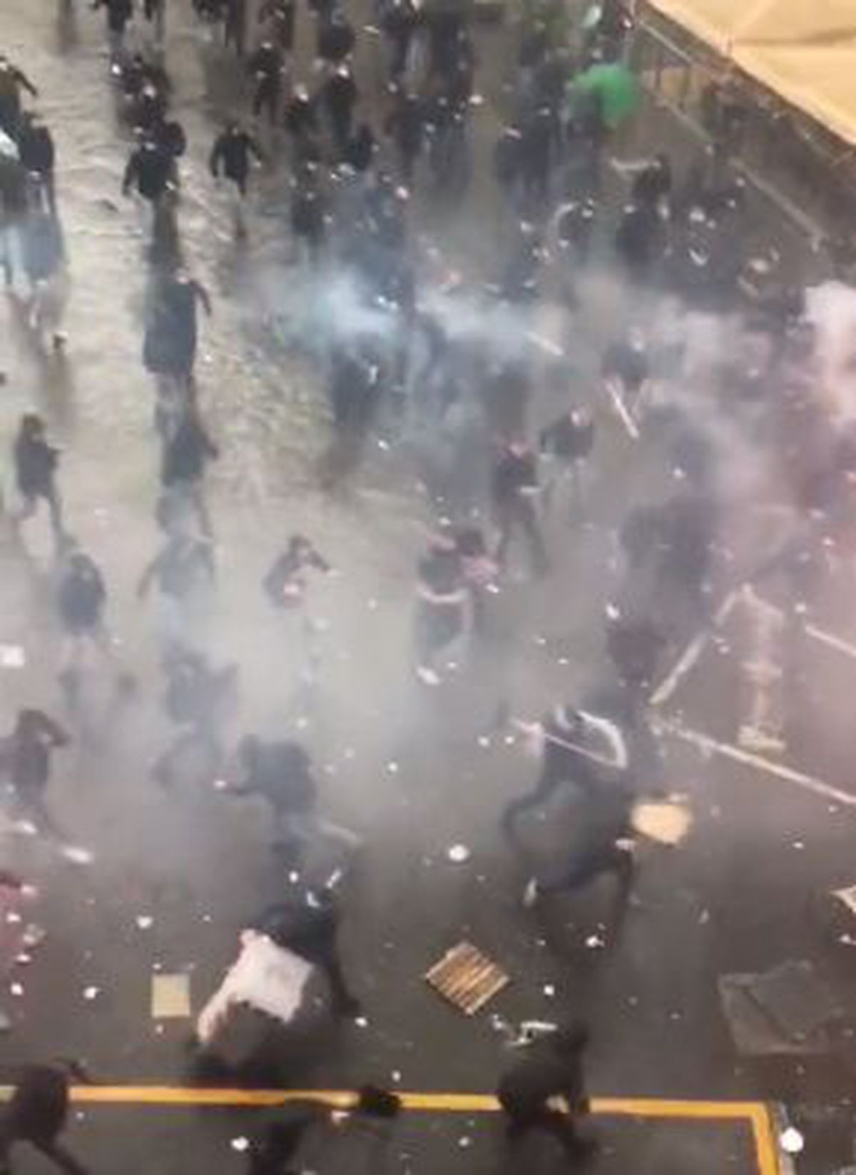 Bătaie pe străzi Napoli - Frankfurt