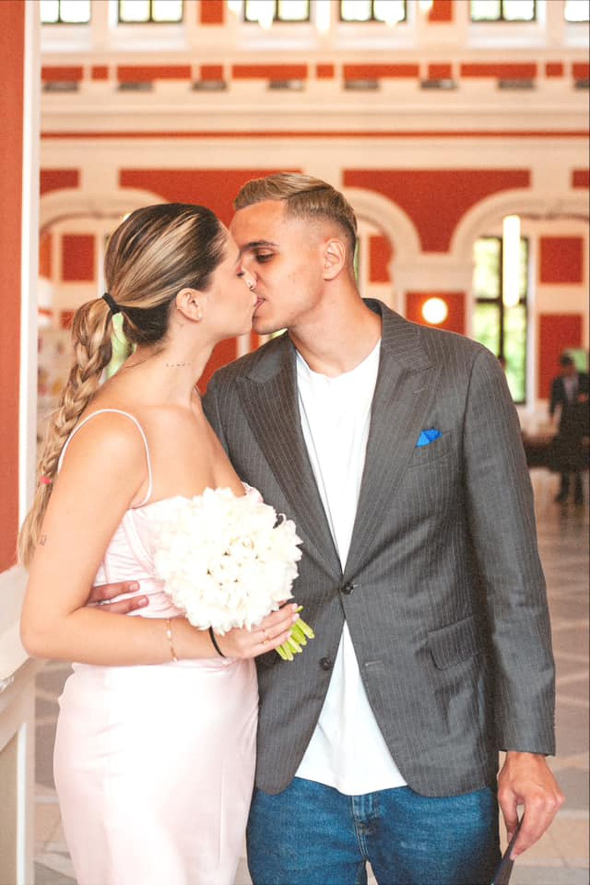 Superba soție a jucătorului din Superligă, despre cum este, de fapt, viața de „nevastă de fotbalist”: „Vi se pare spectaculos că ați văzut la Georgina. Realitatea este alta”