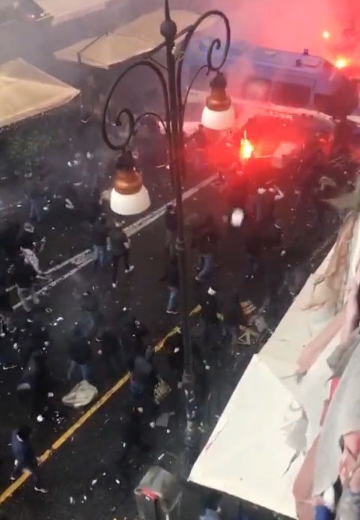 7 arestări. Ultrașii lui Napoli au vrut să se ducă peste nemții care au vandalizat orașul