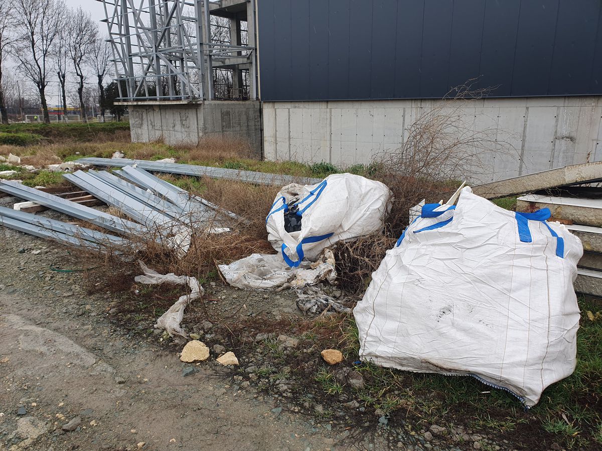 Speranțe pentru polivalenta abandonată din România » Ajunsă o ruină, noua sală a primit undă verde și lucrările urmează să fie reluate