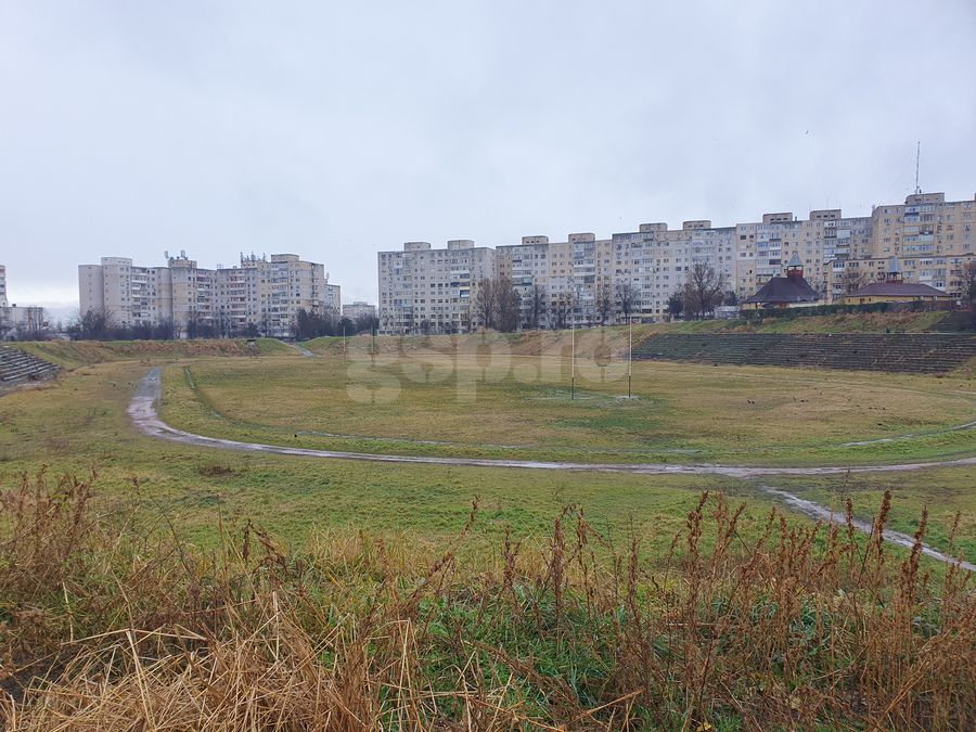 Constanța, raiul ruinelor! Polivalenta de pe litoral e șantierul groazei, iar prețul crește amețitor! + Pădurea din groapa „Farul” și alte trei baze sportive în stare jalnică