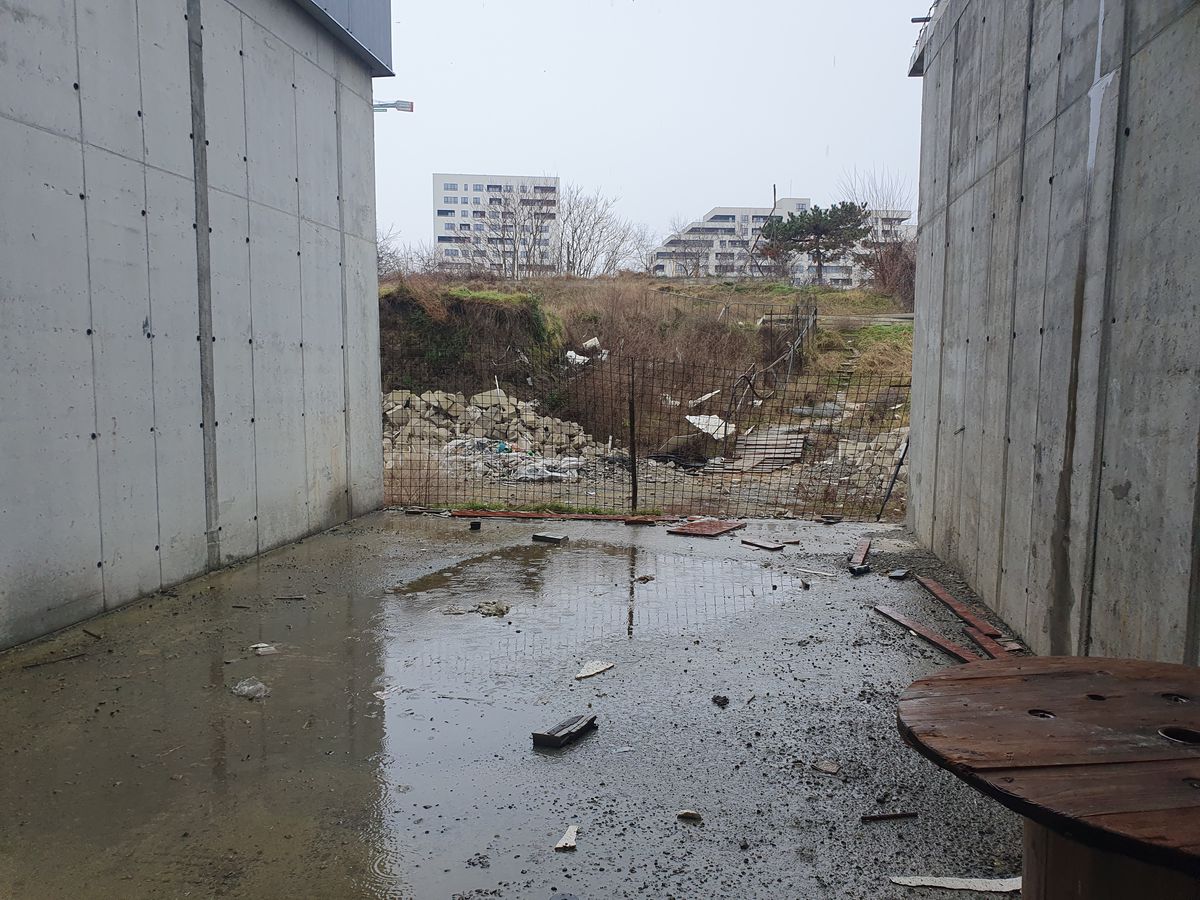 Speranțe pentru polivalenta abandonată din România » Ajunsă o ruină, noua sală a primit undă verde și lucrările urmează să fie reluate