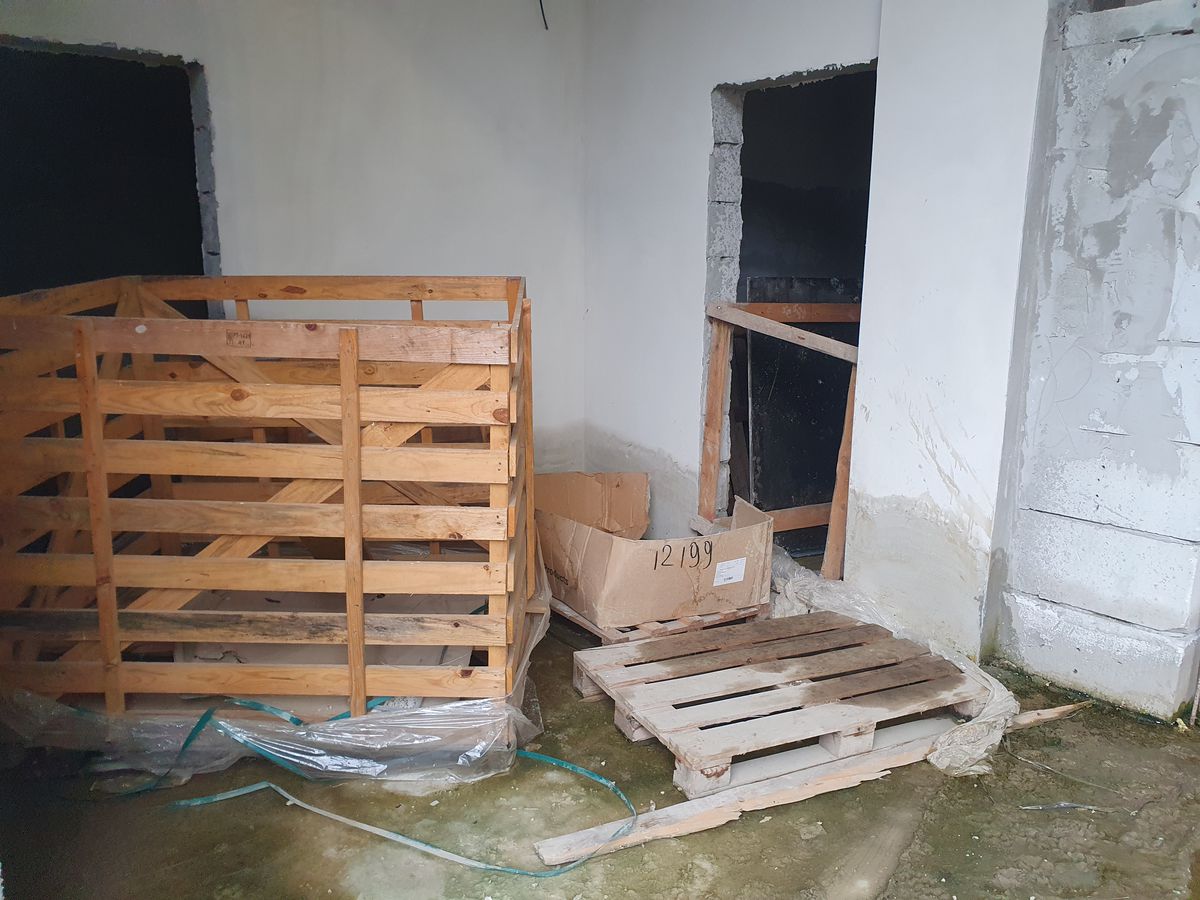 Speranțe pentru polivalenta abandonată din România » Ajunsă o ruină, noua sală a primit undă verde și lucrările urmează să fie reluate