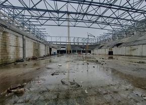 Constanța, raiul ruinelor! Polivalenta de pe litoral e șantierul groazei, iar prețul crește amețitor! + Pădurea din groapa „Farul” și alte trei baze sportive în stare jalnică