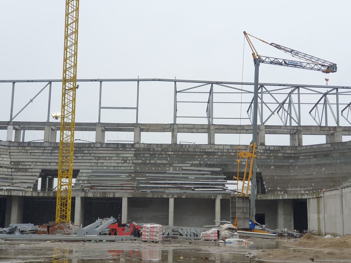 Speranțe pentru polivalenta abandonată din România » Ajunsă o ruină, noua sală a primit undă verde și lucrările urmează să fie reluate