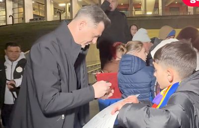 Cadre inedite în parcare, după FCSB - Metaloglobus » Gestul făcut de Mirel Rădoi