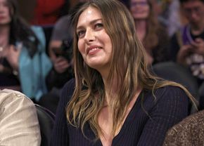 Sharapova l-a așteptat pe superstar pe culoarul de la vestiare » Momentul, surprins în fotografii