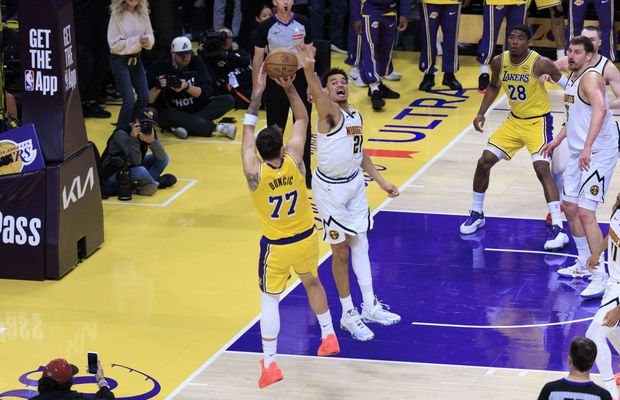 Luka Doncic, primul coș decisiv în maioul lui Lakers! Legendarul LeBron James, uimit de colegul lui: „Un jucător incredibil”