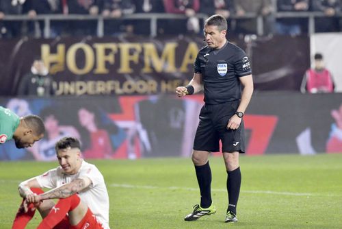 Raul Opruț s-a accidentat în Rapid - Dinamo // FOTO: Cristi Preda (GSP.ro)