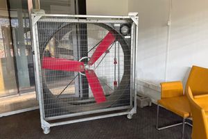 Soluție de avarie incredibilă la Arena Națională » Au adus ventilatorul în studio, la primul meci al lui Rădoi